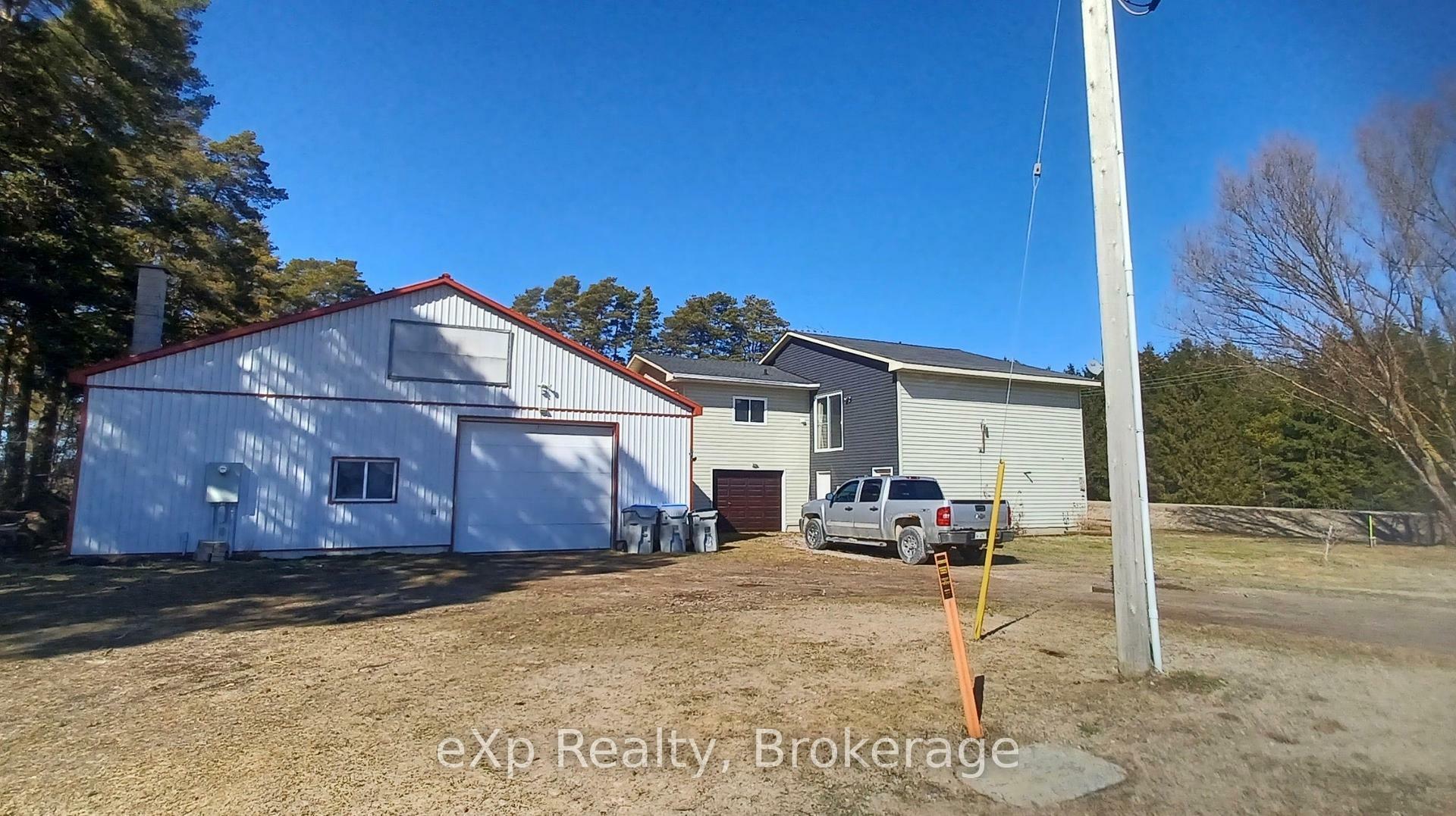 Property Photo:  40794 Howick Turnberry Road N  ON N0G 2W0 