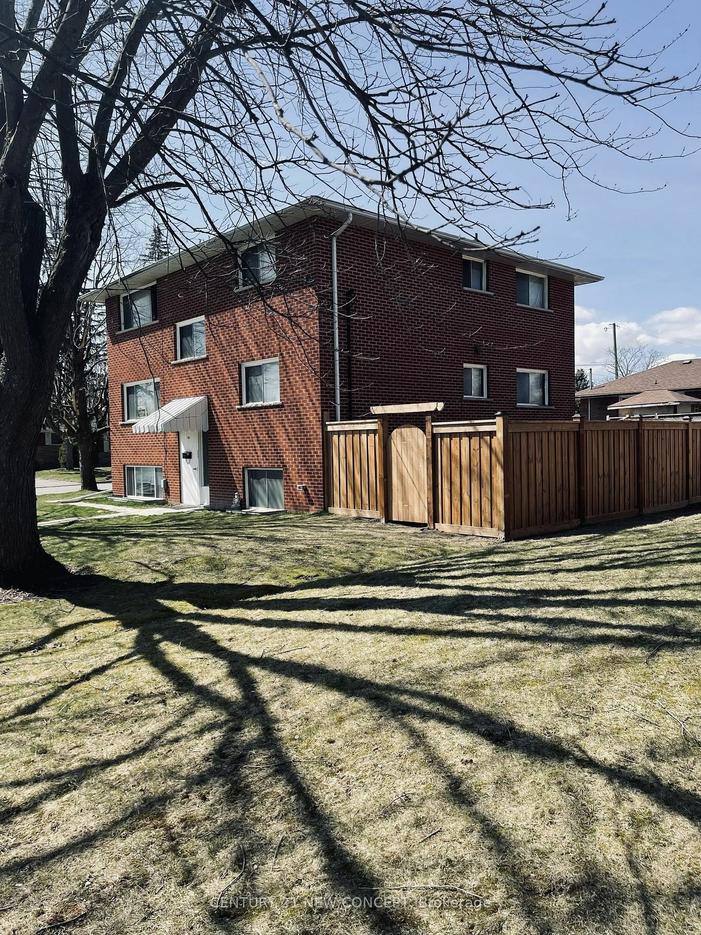 Property Photo:  580 Digby Ave  ON L1G 1W6 