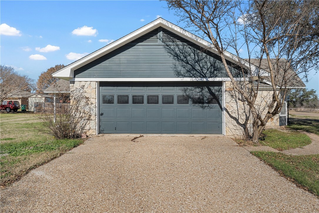 Property Photo:  216 Timber View Drive  TX 76705 