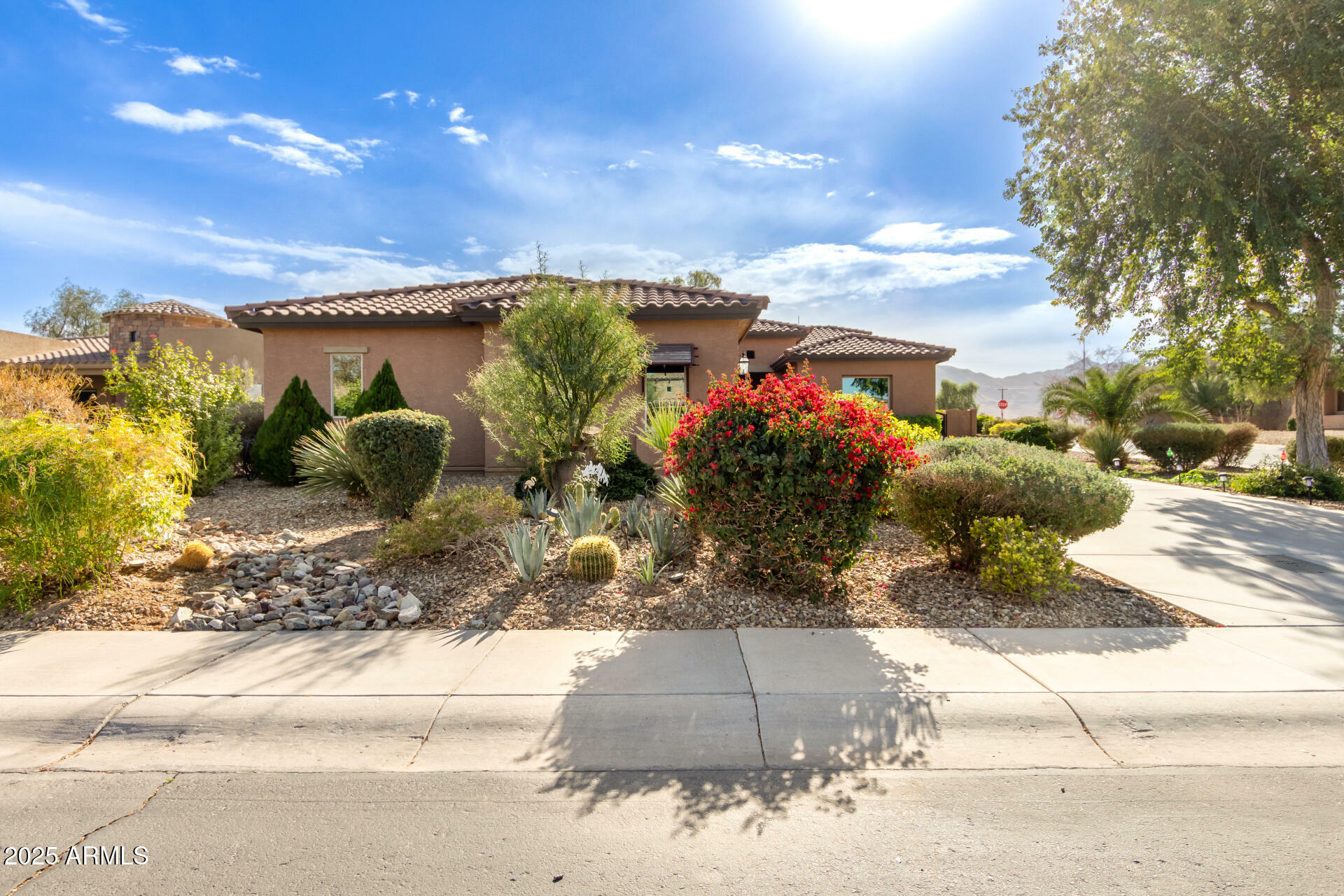 Property Photo:  1819 W Magdalena Lane  AZ 85041 