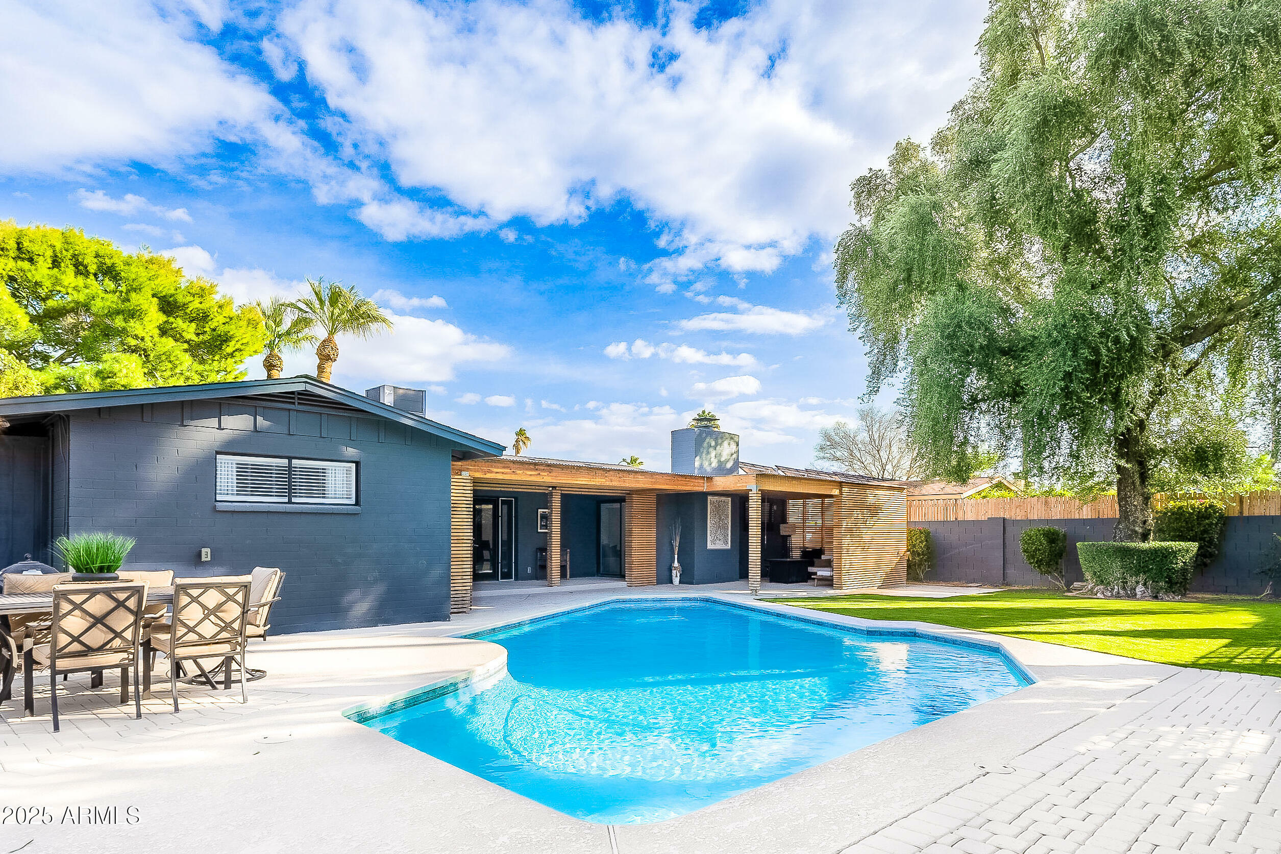 Property Photo: 2942 N 81st Place AZ 85251