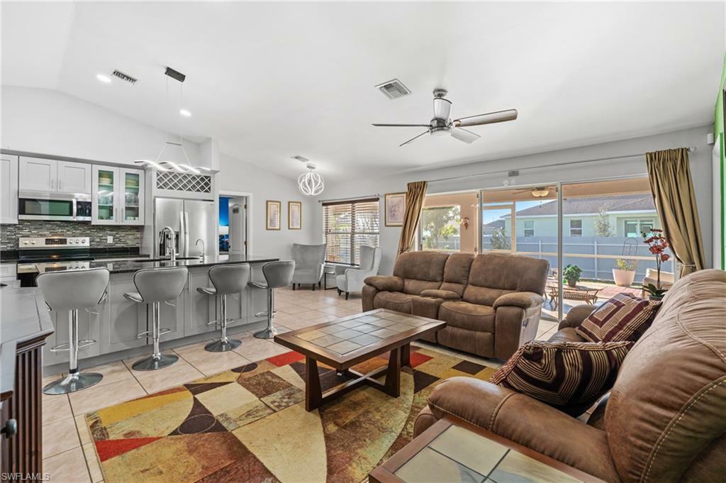 Property Photo: 1206 NE 5th Ave FL 33909
