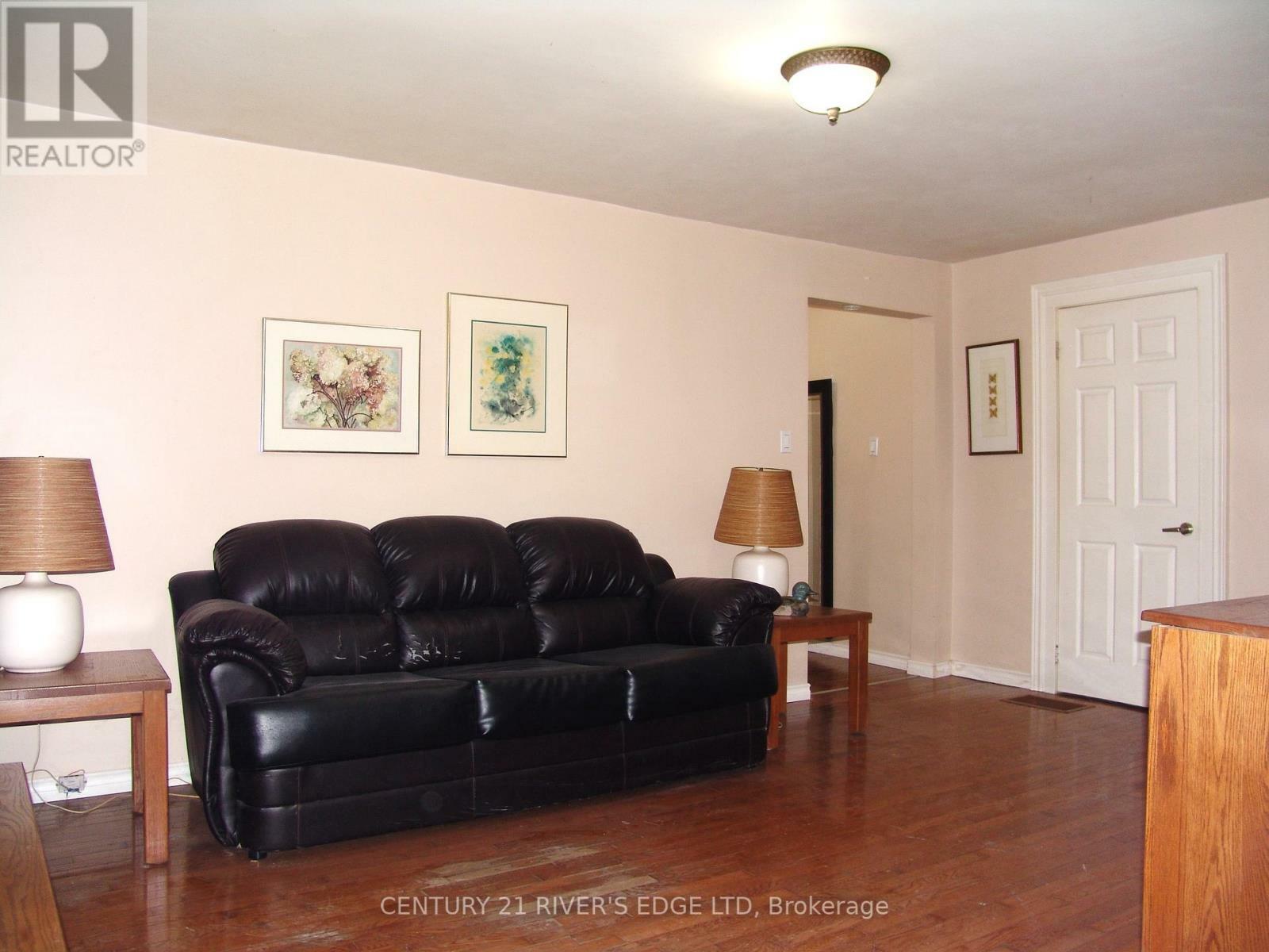 Property Photo:  26 Georgina Street  ON K6V 2B7 