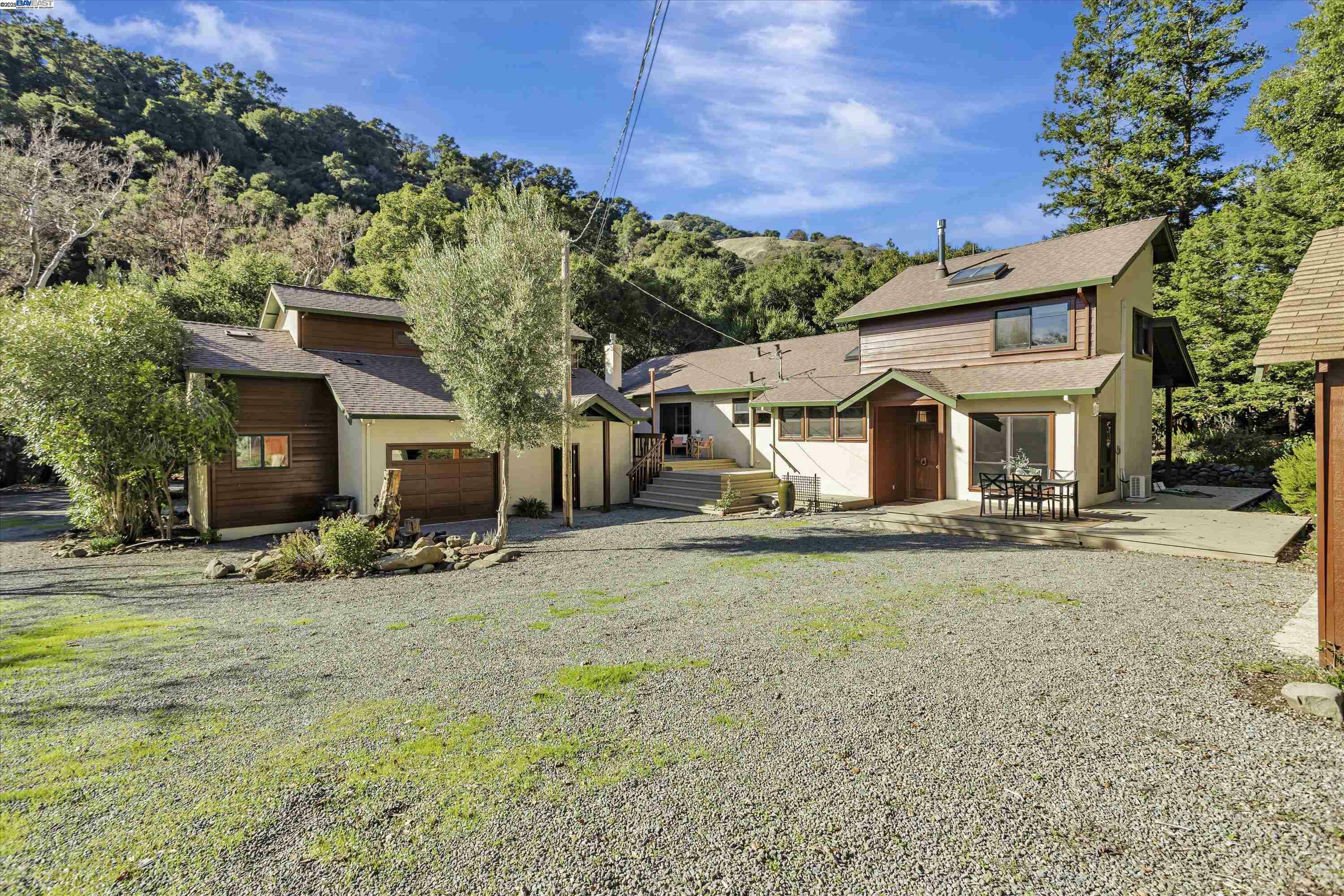 Property Photo:  861 Kilkare Rd  CA 94586 