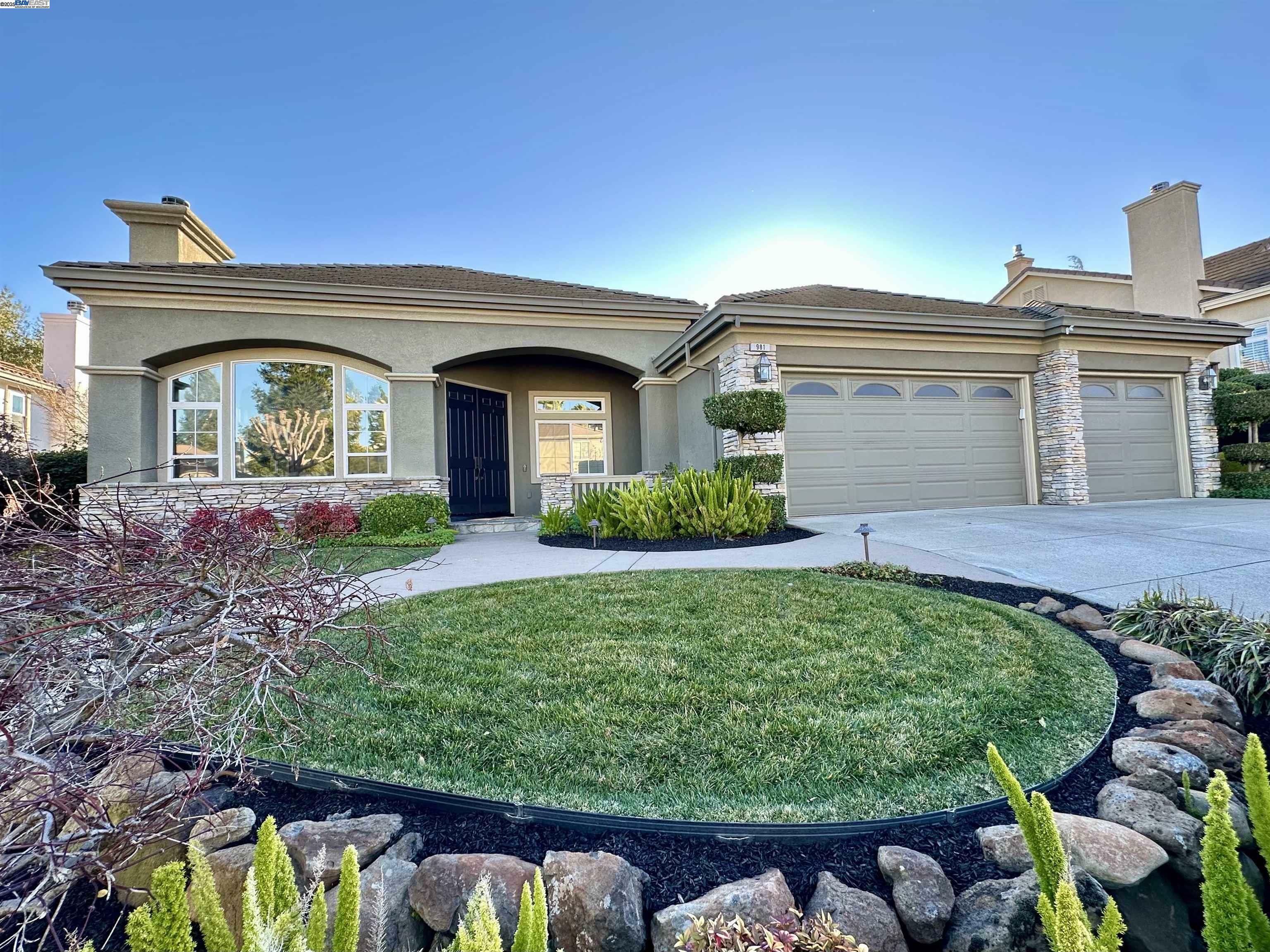 Property Photo:  981 Autumn Oak Cir  CA 94521 