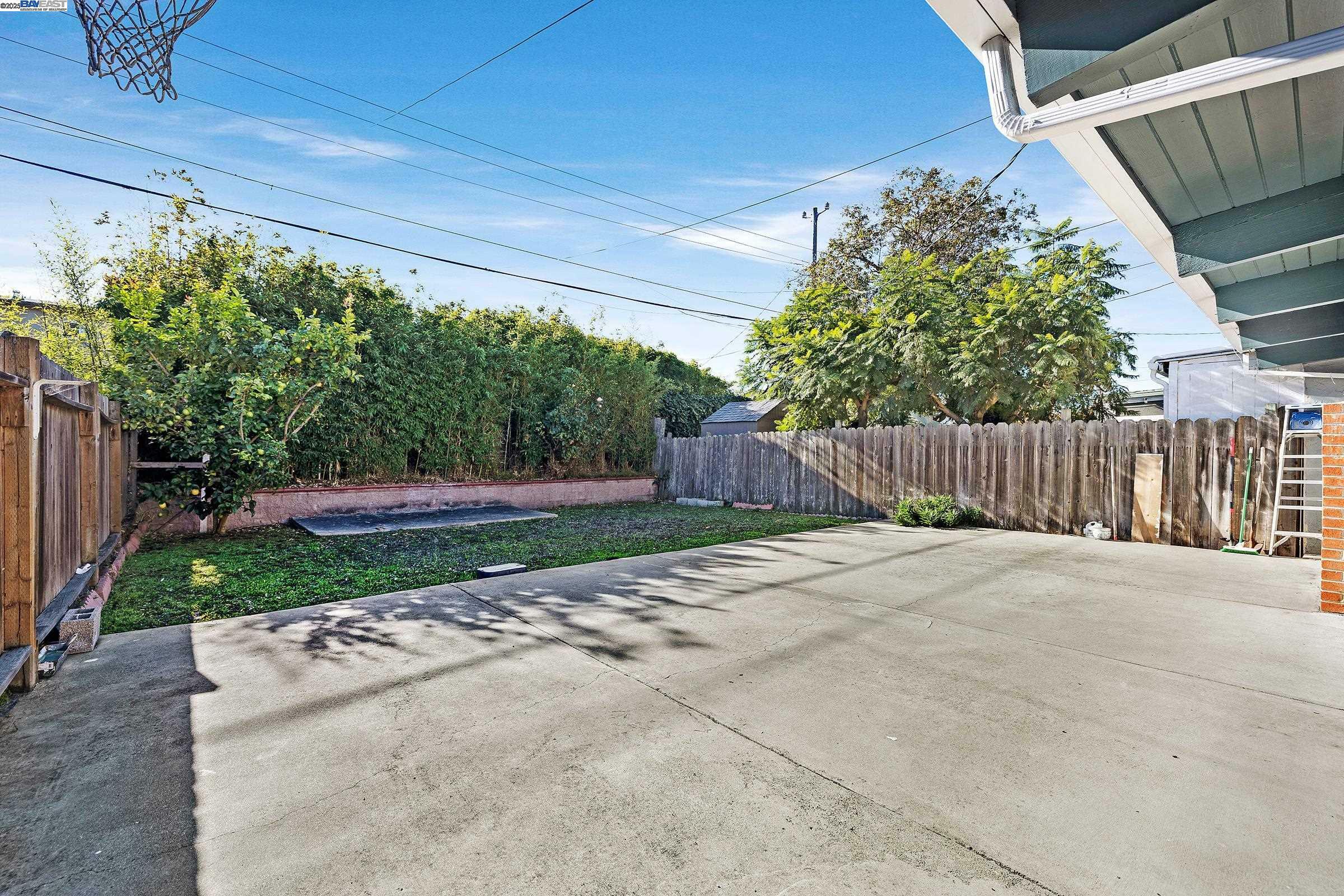 Property Photo:  5222 Fleming Ave  CA 94804 