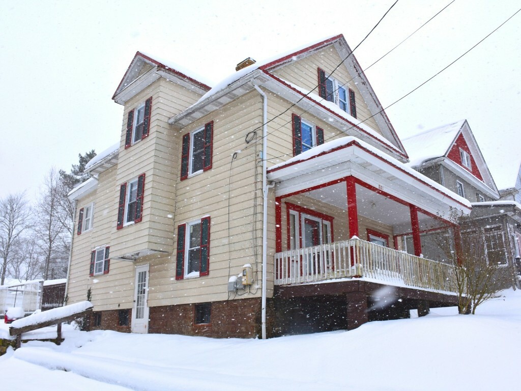 Property Photo:  881 Porter Street  PA 16335 