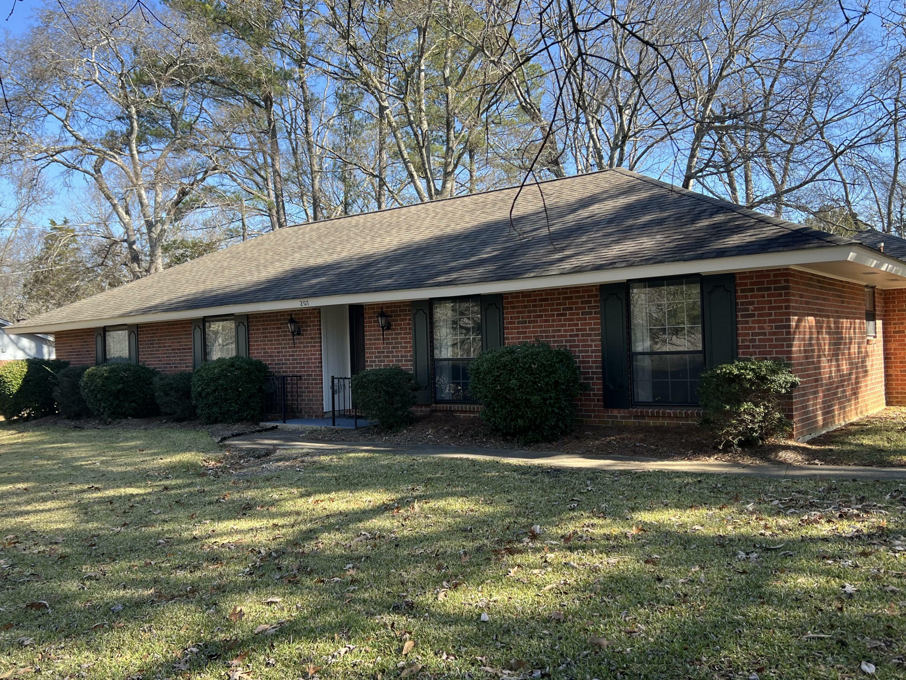 Property Photo:  207 Hiwassee Drive  MS 39759 