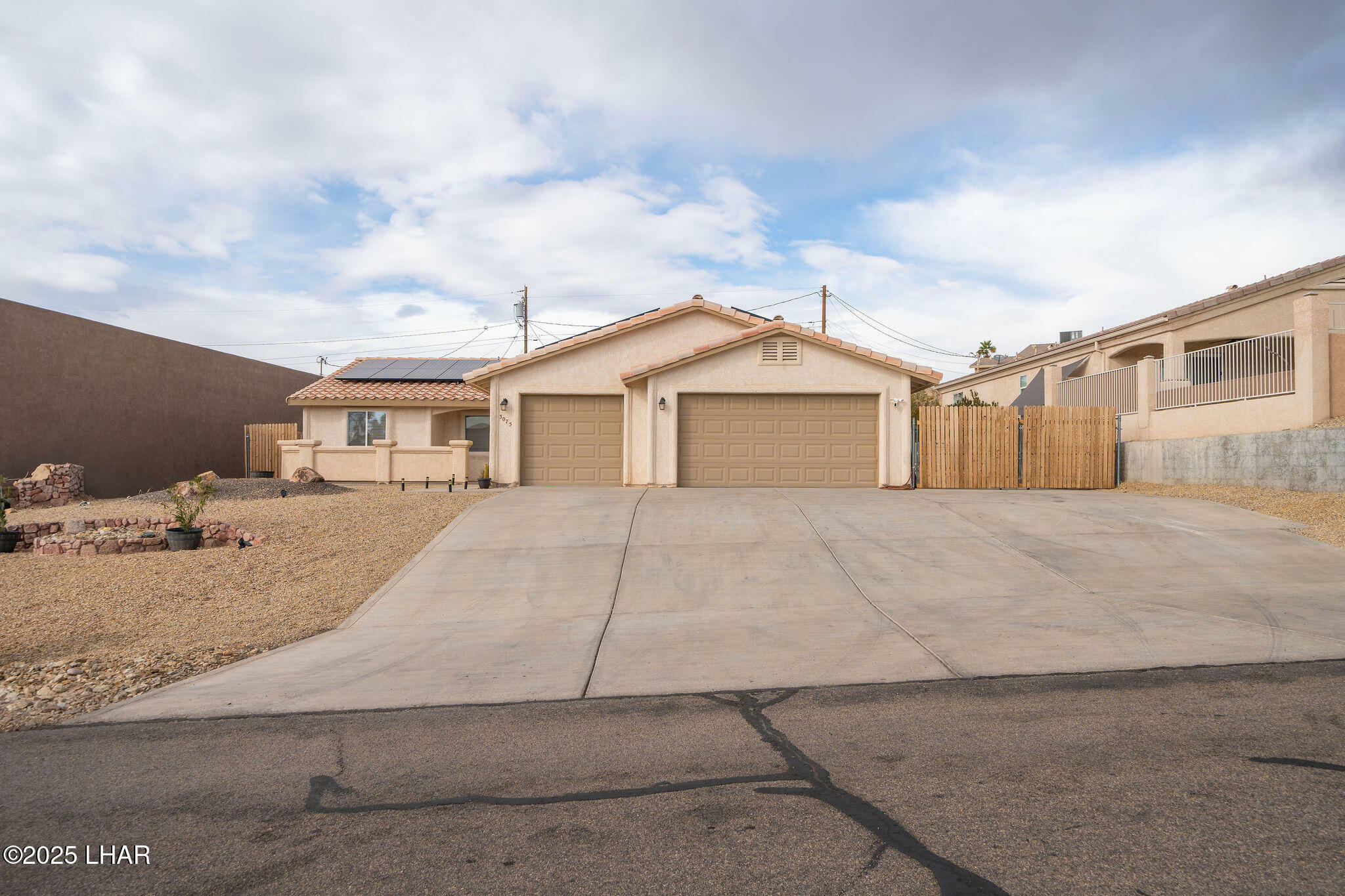 Property Photo:  3075 Applewood Dr  AZ 86404 