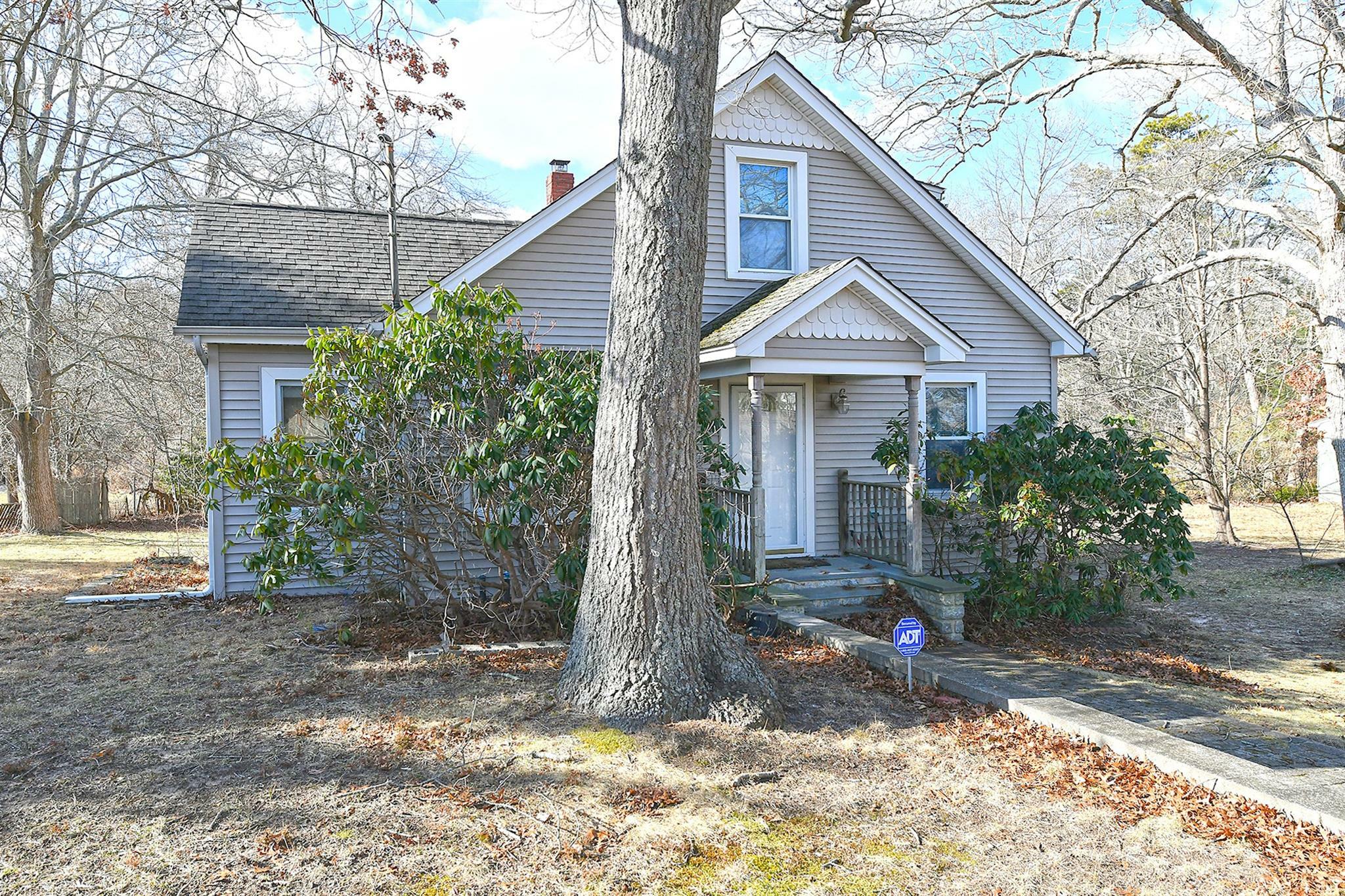 Property Photo:  10 Brook Run Drive  NY 11763 