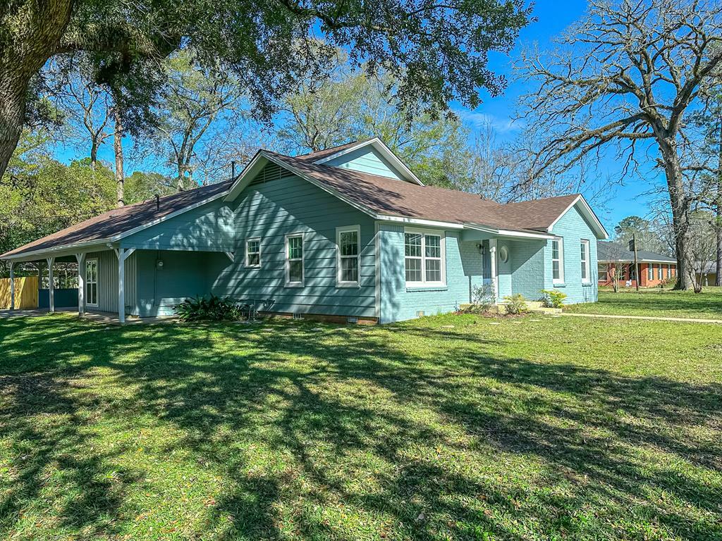 Property Photo:  328 Sunset Blvd  TX 75904 