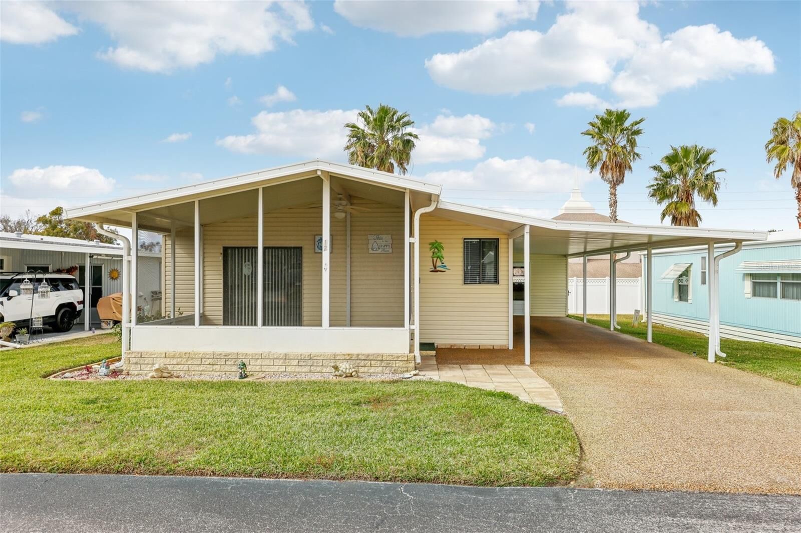 Property Photo: 12 Hilly Way FL 34731