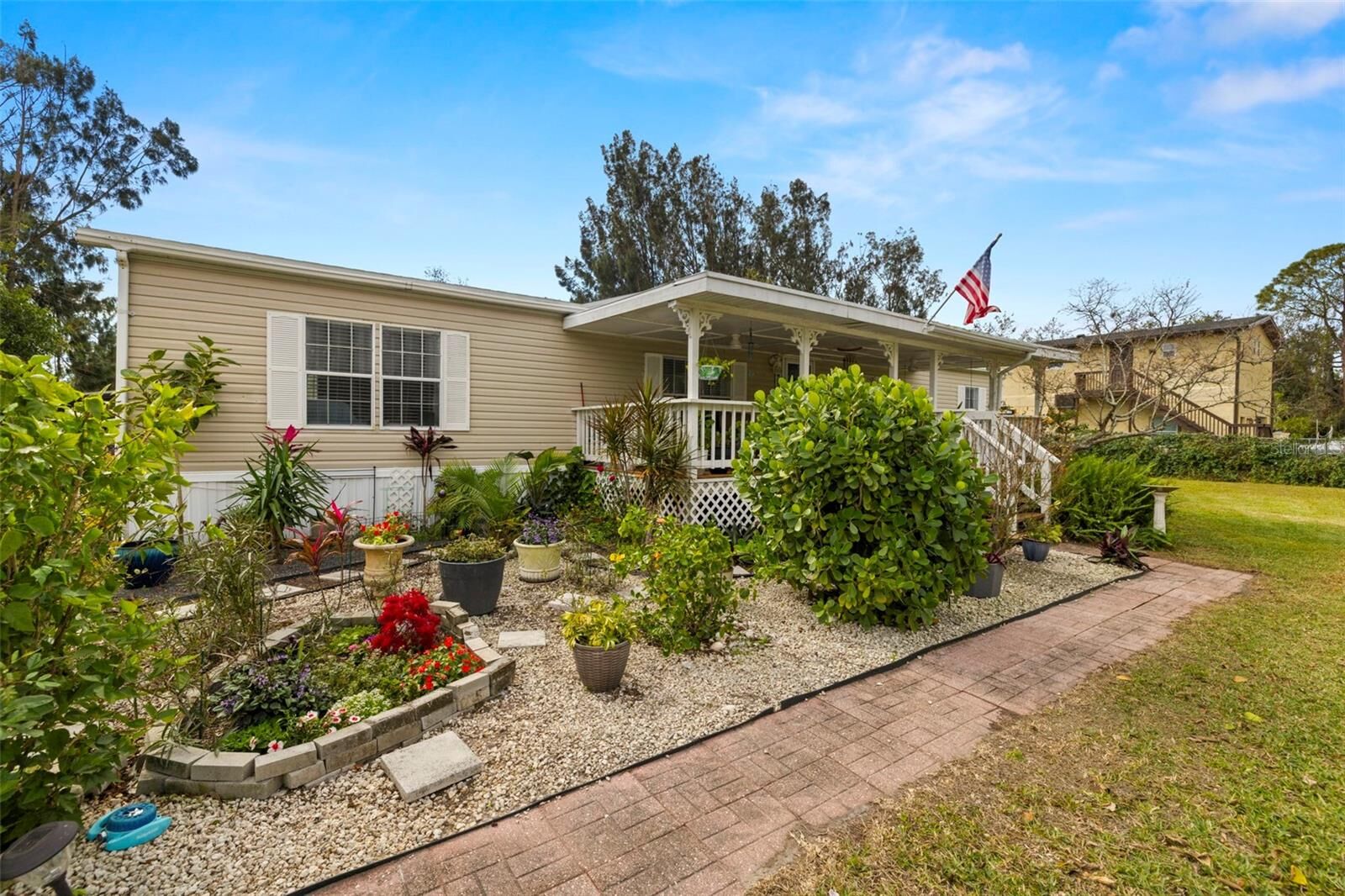 Property Photo: 6105 Cliff Avenue FL 33534