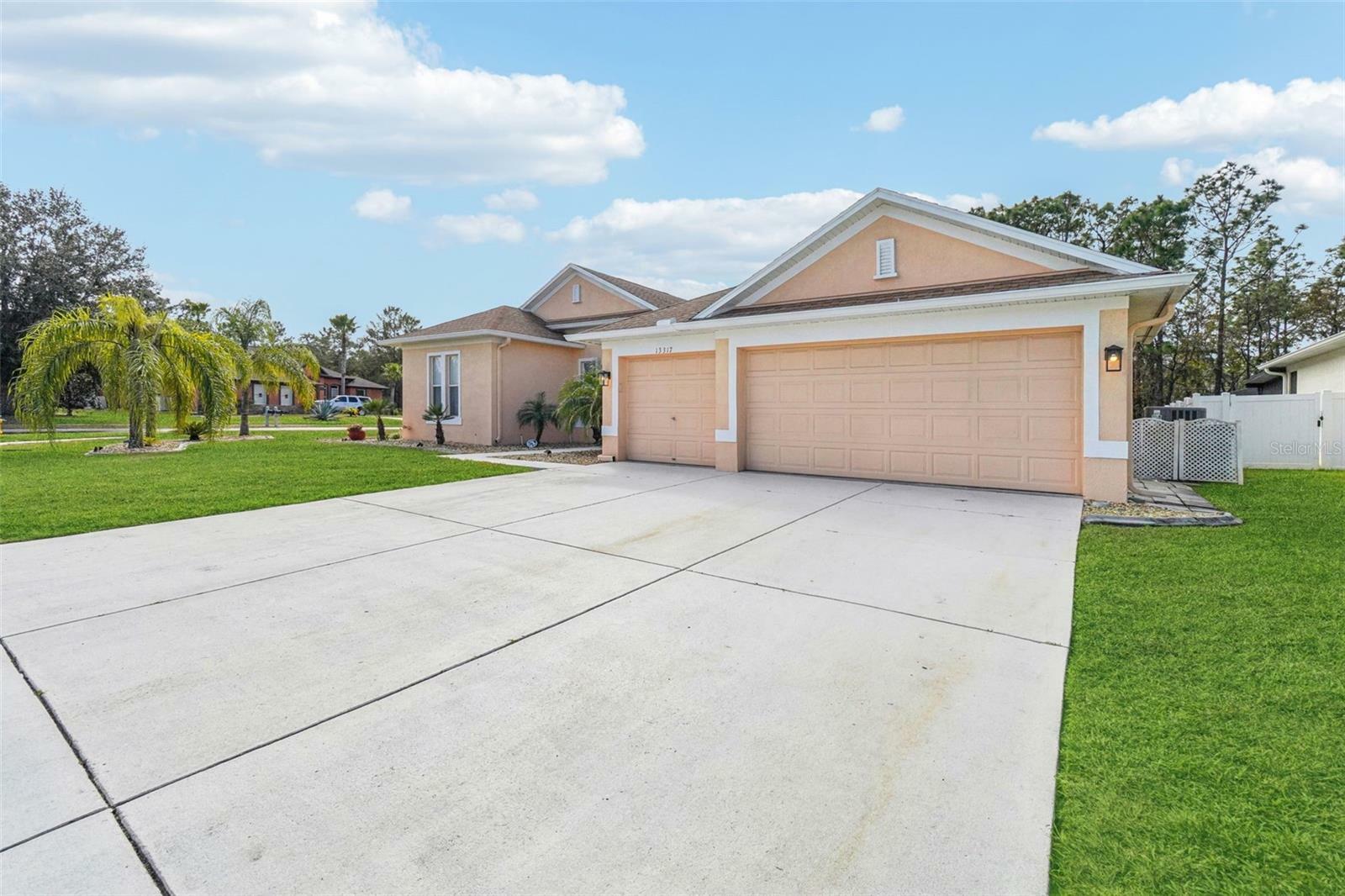 Property Photo:  13317 Blythewood Drive  FL 34609 