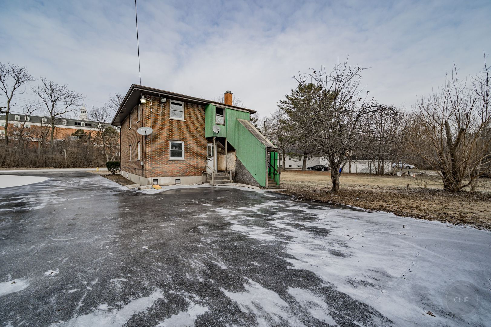 Property Photo:  502 Crescent Street  IL 60187 