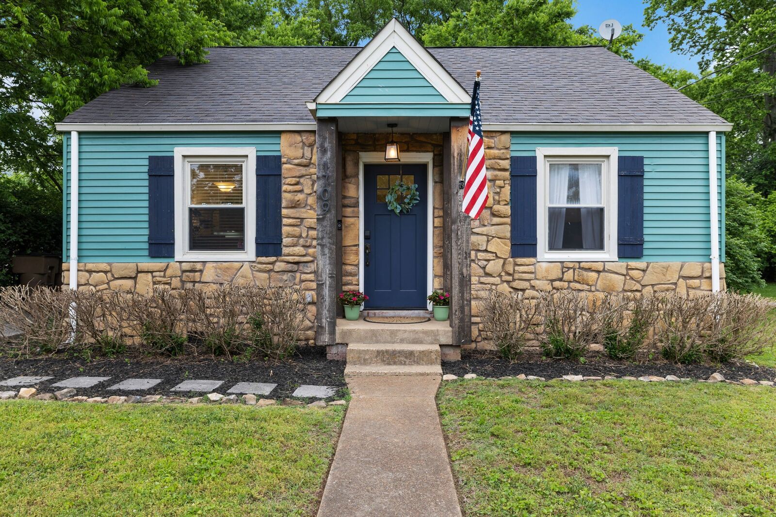 Property Photo:  1709 Straightway Ave  TN 37206 