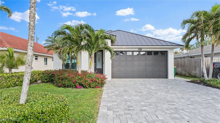 561 94th Avenue N  Naples FL 34108 photo