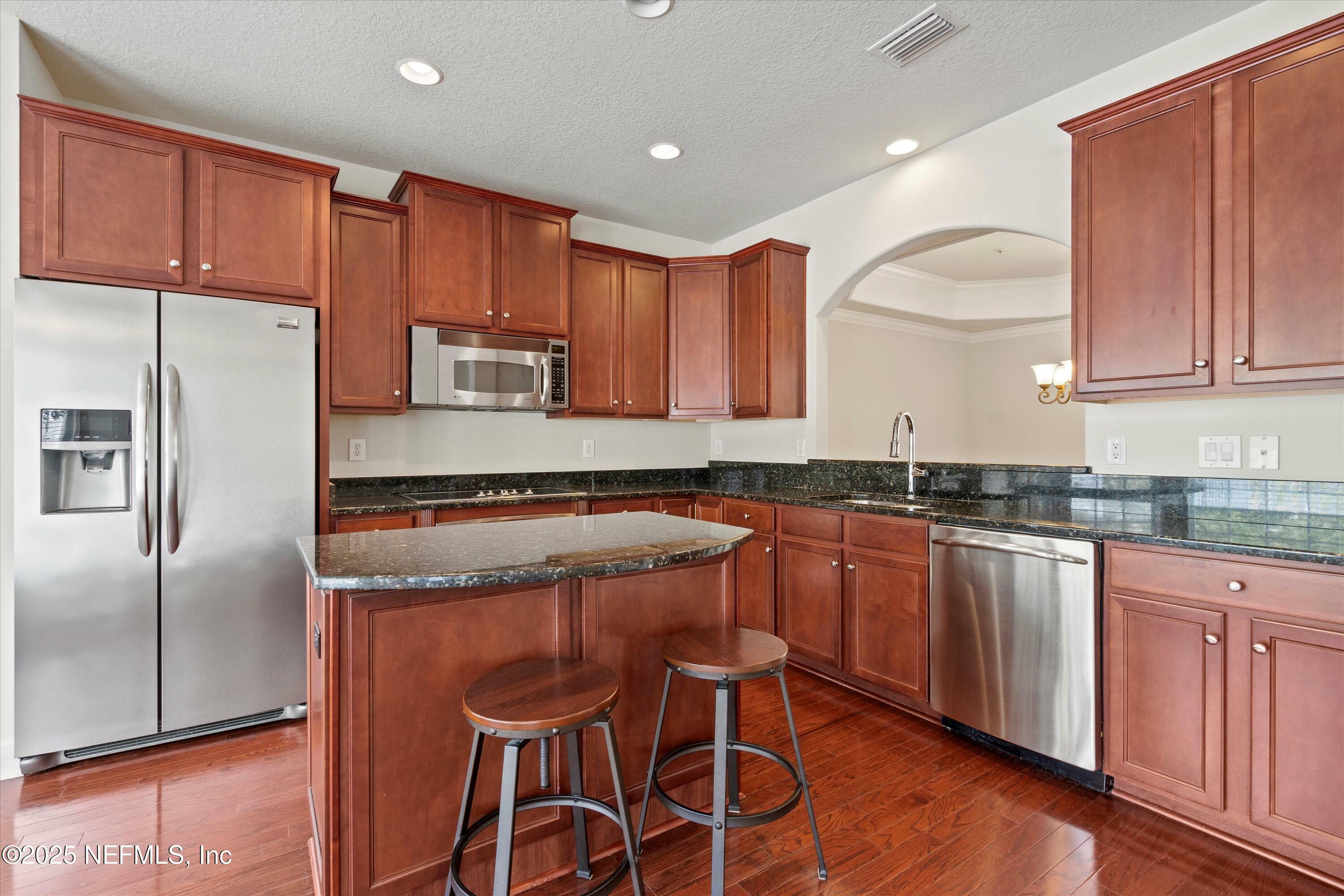 Property Photo:  4215 Studio Park Avenue  FL 32216 