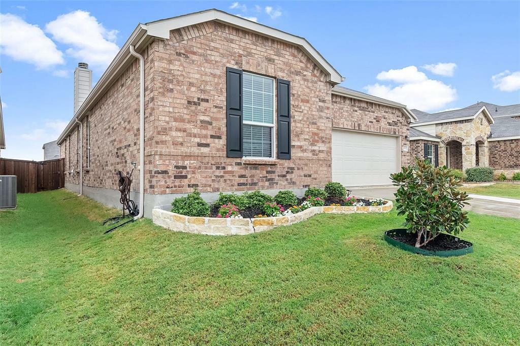 Property Photo:  1813 Waggoner Drive  TX 76227 