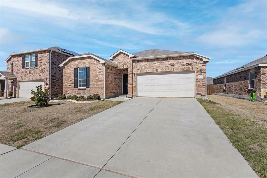 Property Photo:  1813 Waggoner Drive  TX 76227 