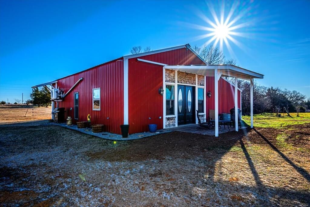 Property Photo: 6105 E Prairie Grove Lane OK 73044