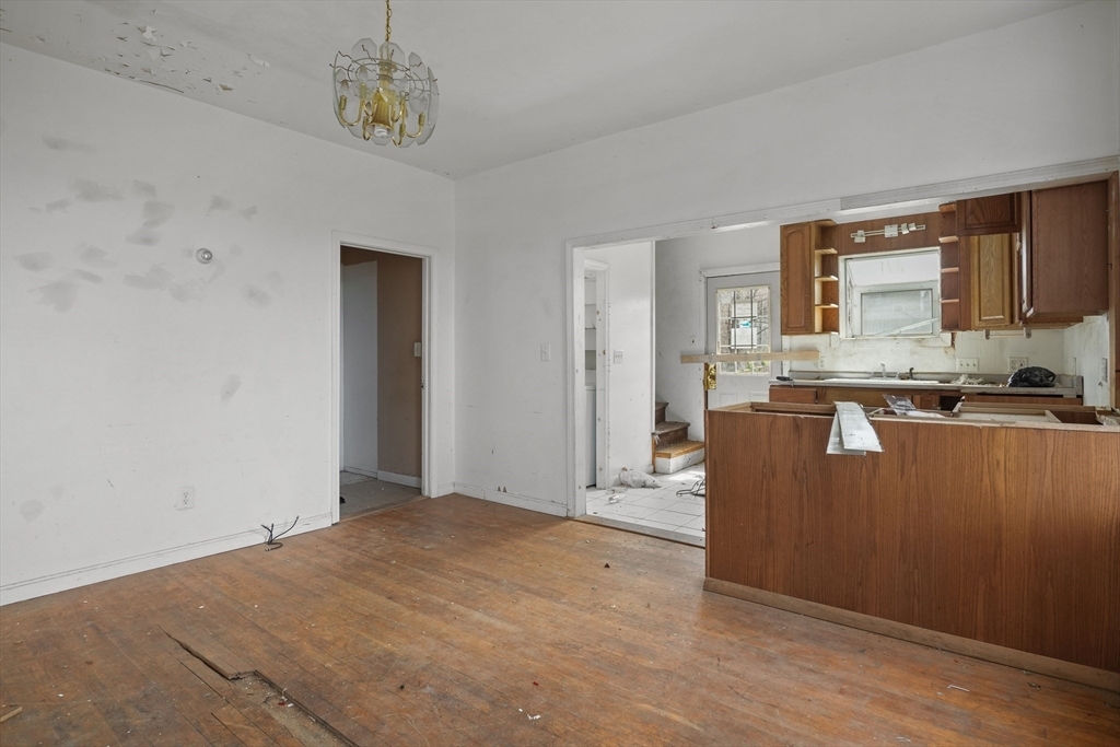 Property Photo: 213 Weetamoe St MA 02720