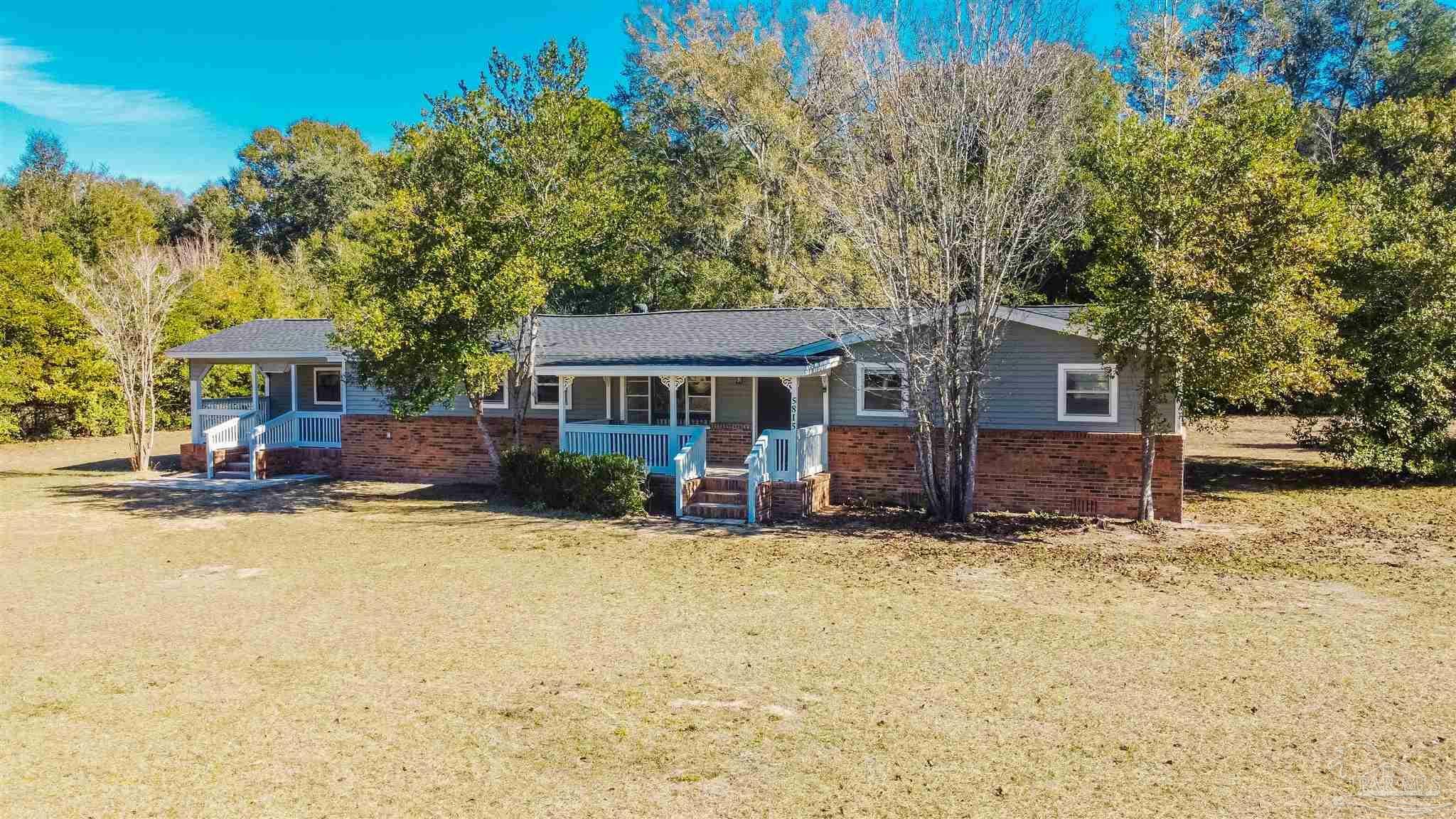 Property Photo: 5815 Ester Ter FL 32539