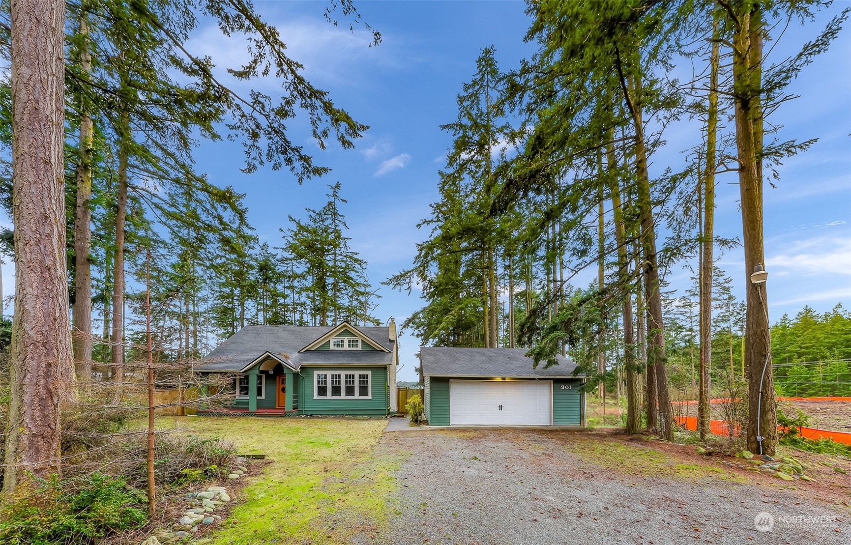 Property Photo:  901 NW Heller Street  WA 98277 