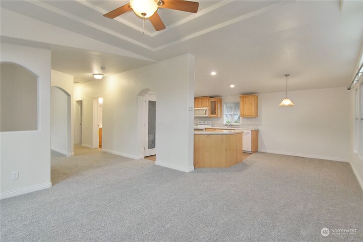 Property Photo:  23825  15th Avenue SE 52  WA 98021 