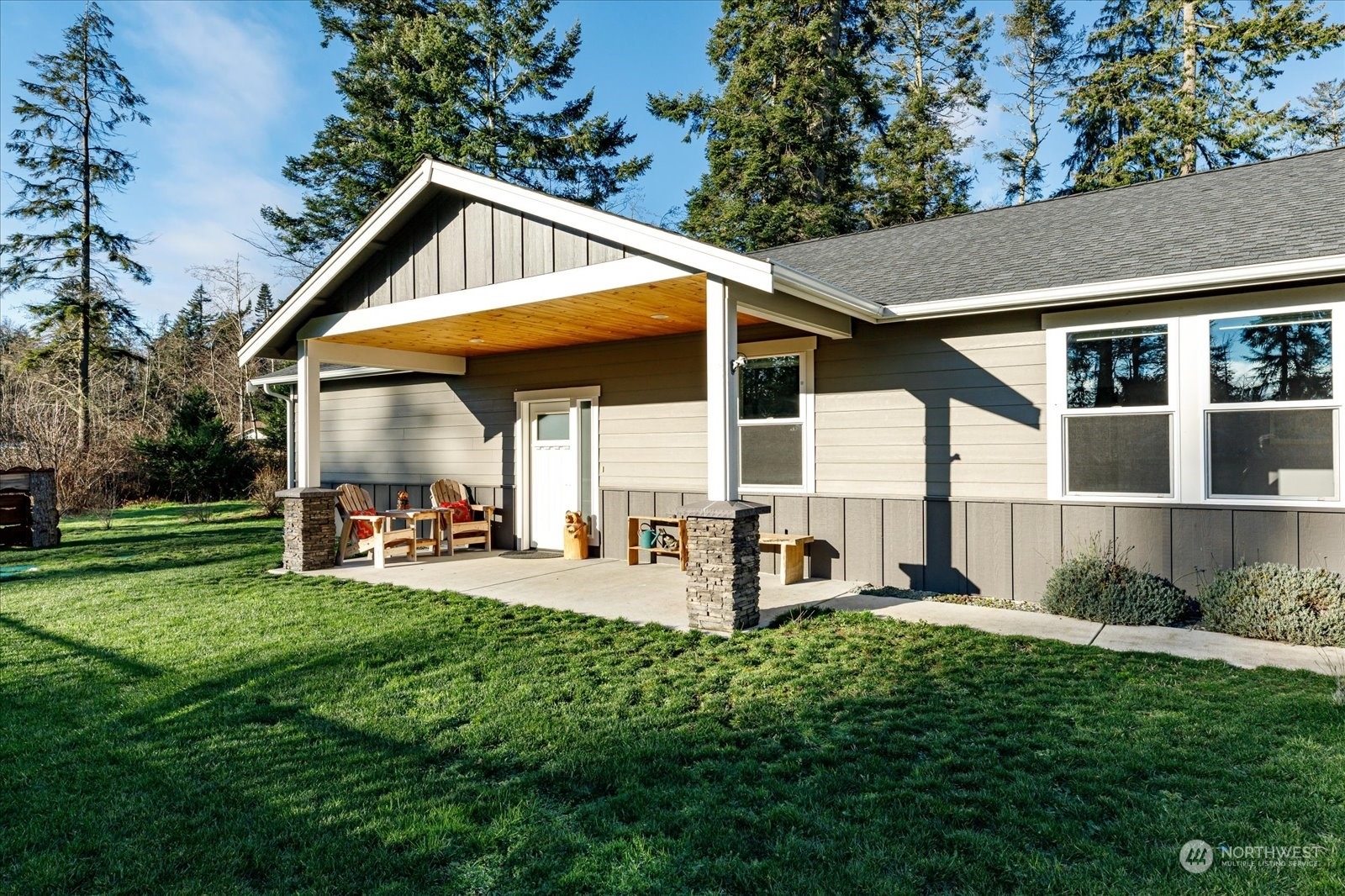 Property Photo:  685  Neighborly Lane  WA 98277 