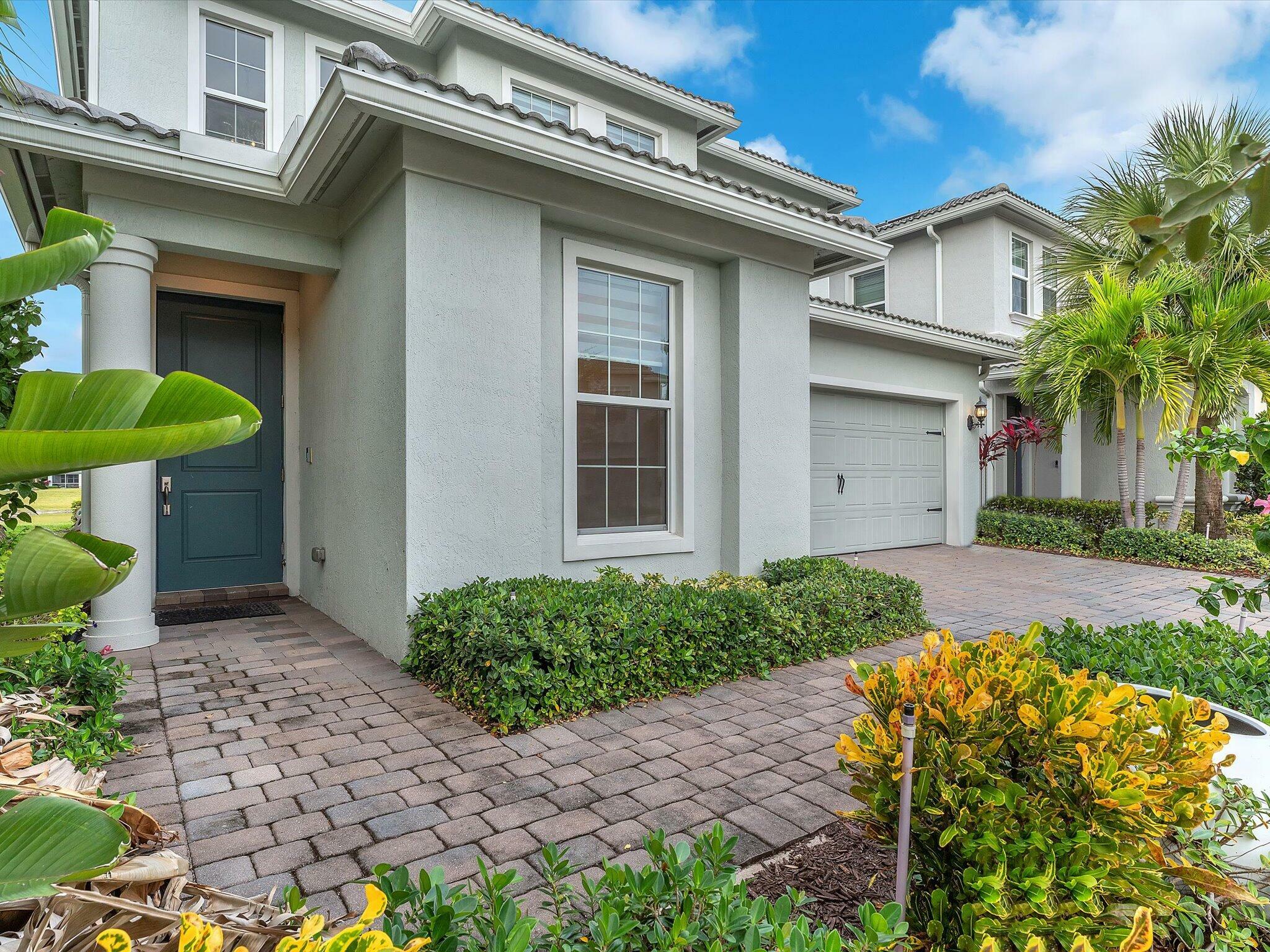 Property Photo:  4317 Ficus Street  FL 33021 