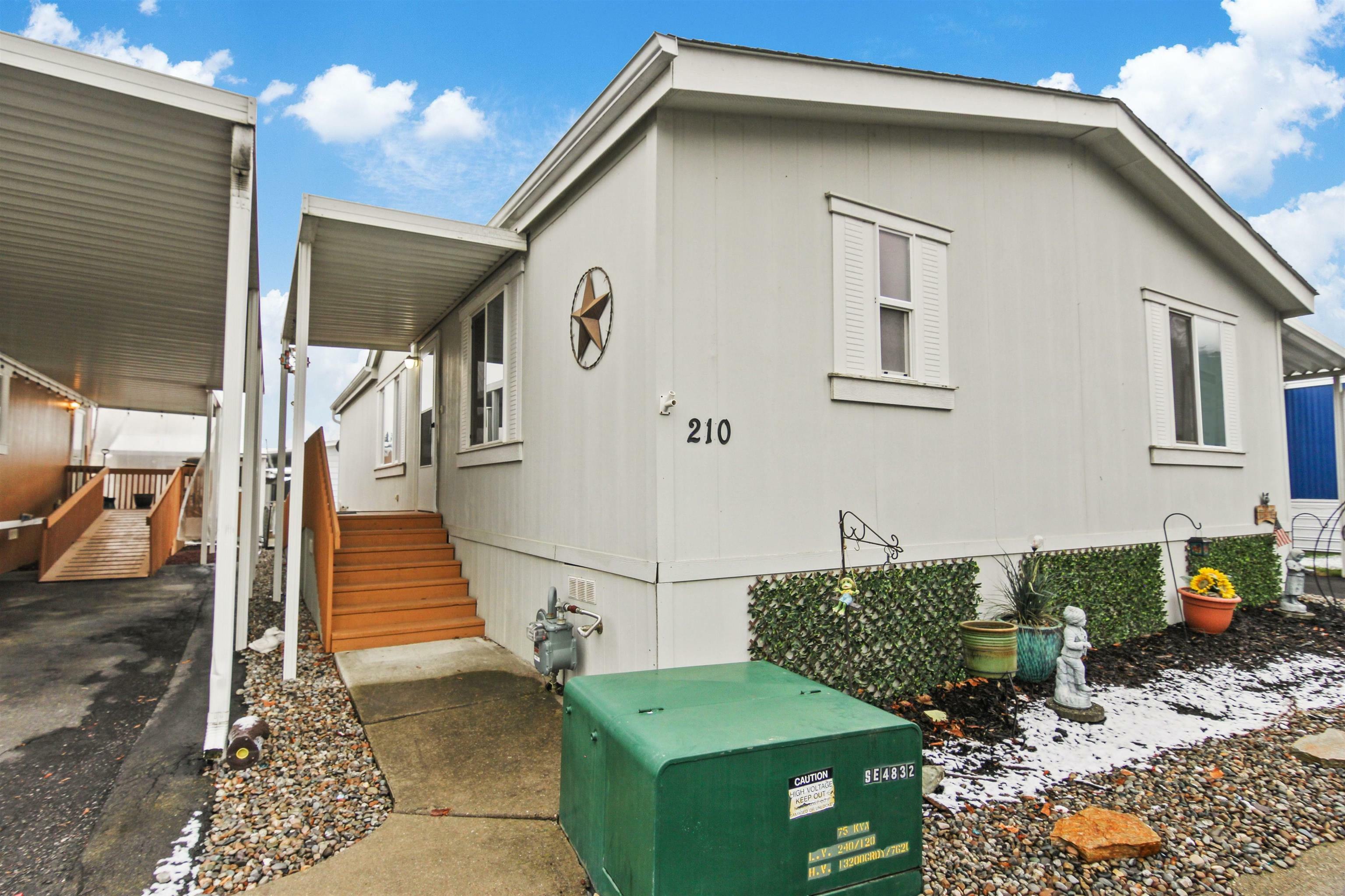 Property Photo:  2311 W 16th Ave 210  WA 99224 