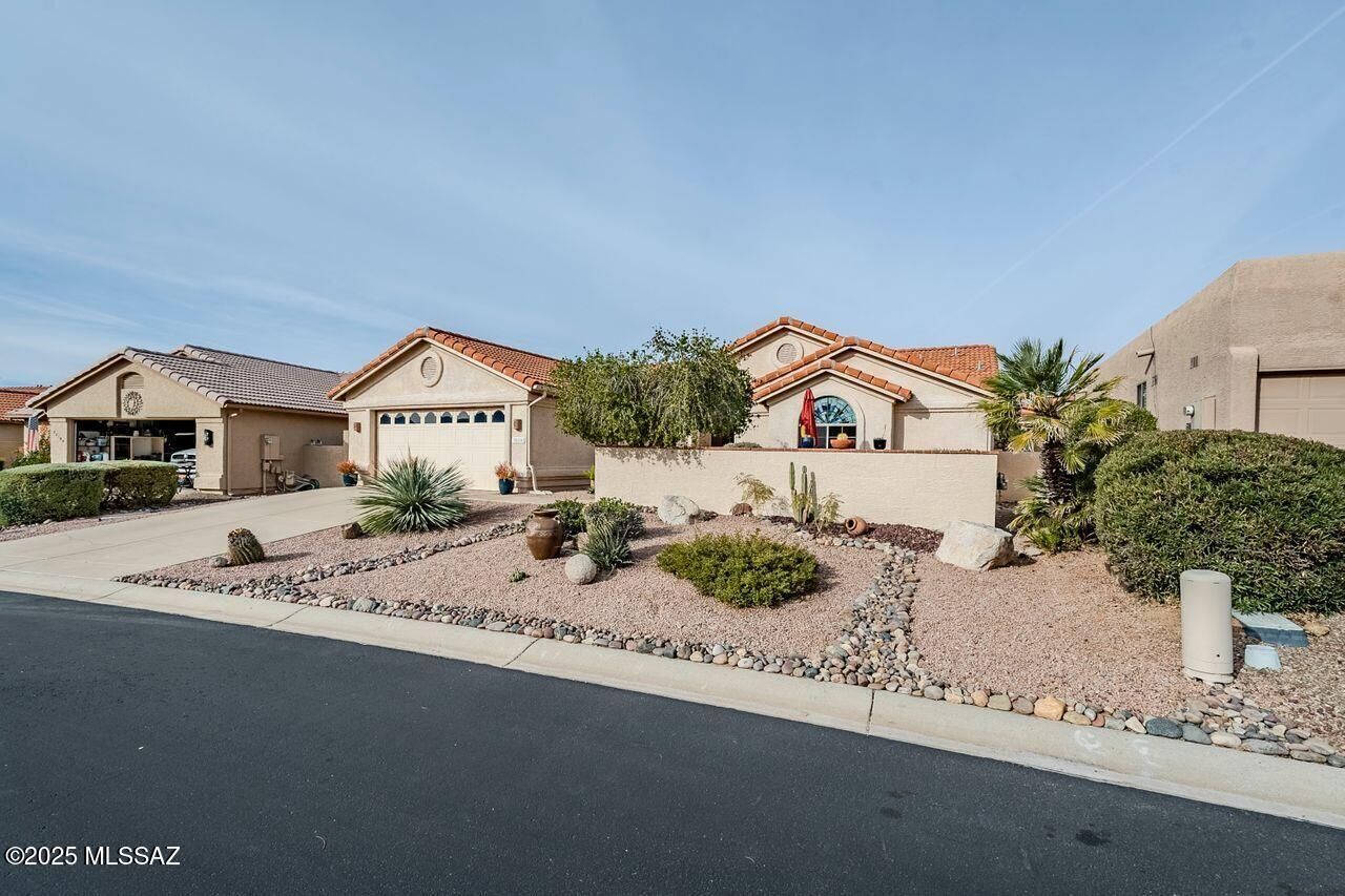 Property Photo: 38110 S Birdie Drive AZ 85739