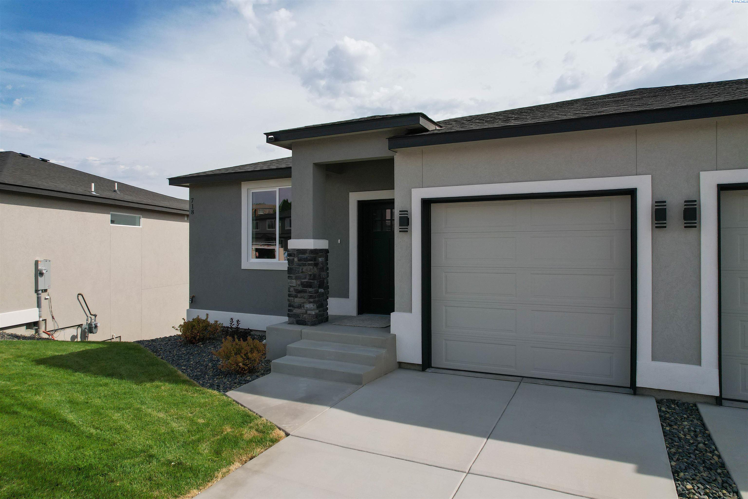 Property Photo: 742 Rio Vista Loop Lot50 WA 99352