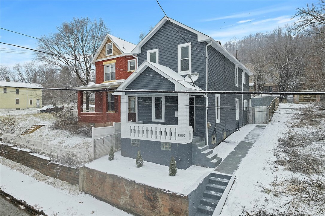 Property Photo:  1309 Bell Ave  PA 15104 