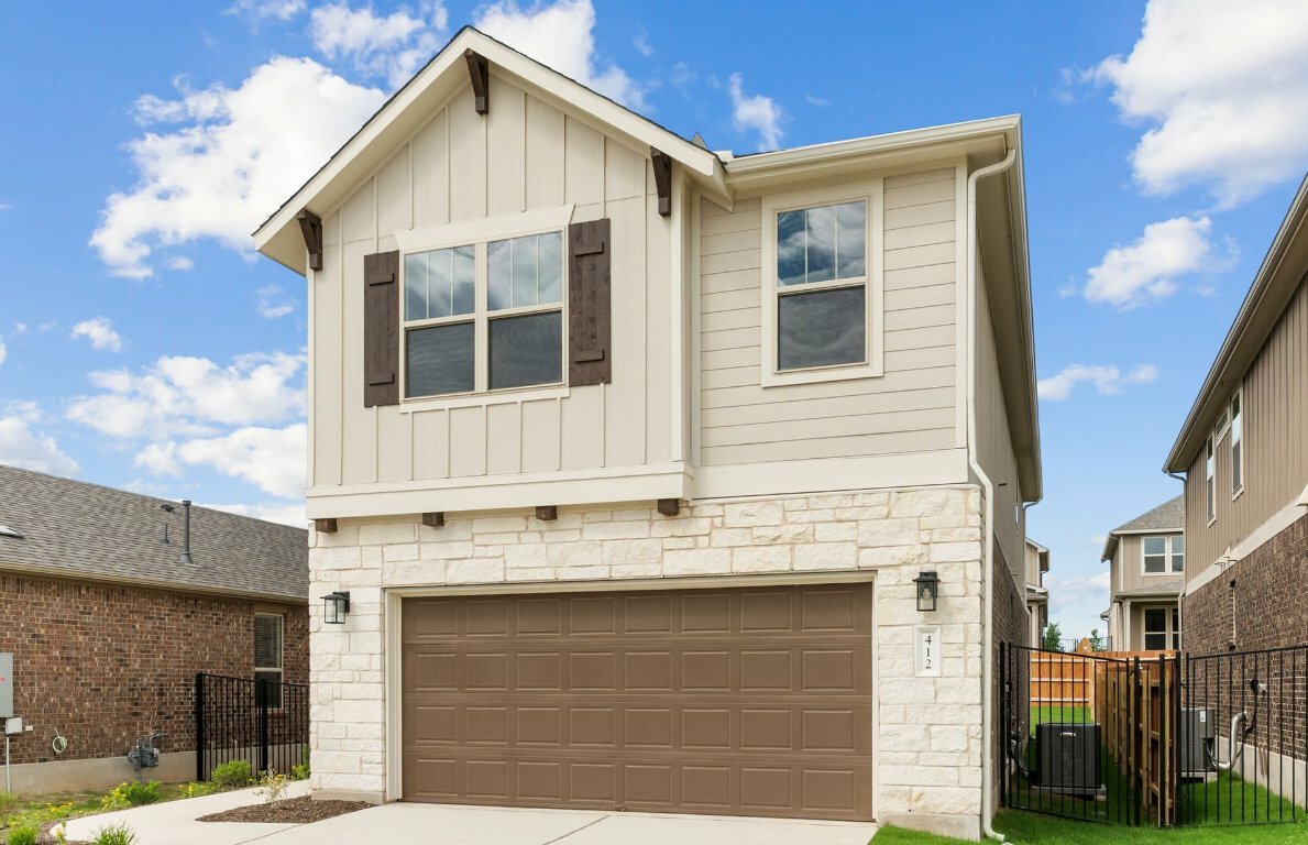 Property Photo: 412 Bristlecone Bend TX 78642