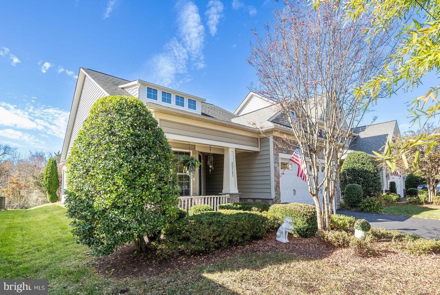 Property Photo:  20583 Crescent Pointe Place  VA 20147 