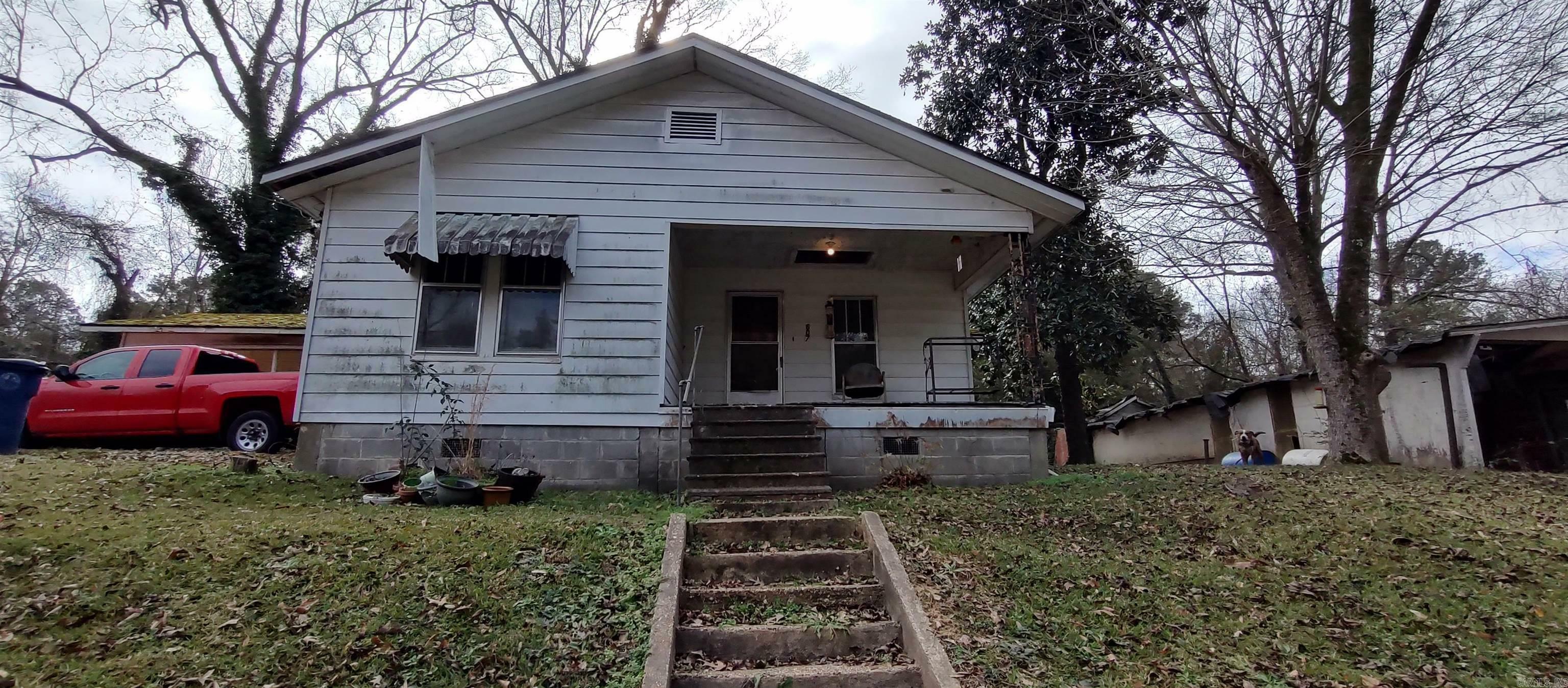 Property Photo:  607 Elm Street  AR 71701 