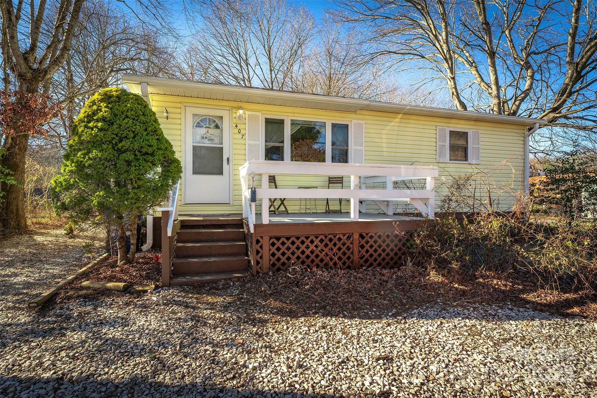 Property Photo:  407 Hiawassee Avenue  NC 28711 