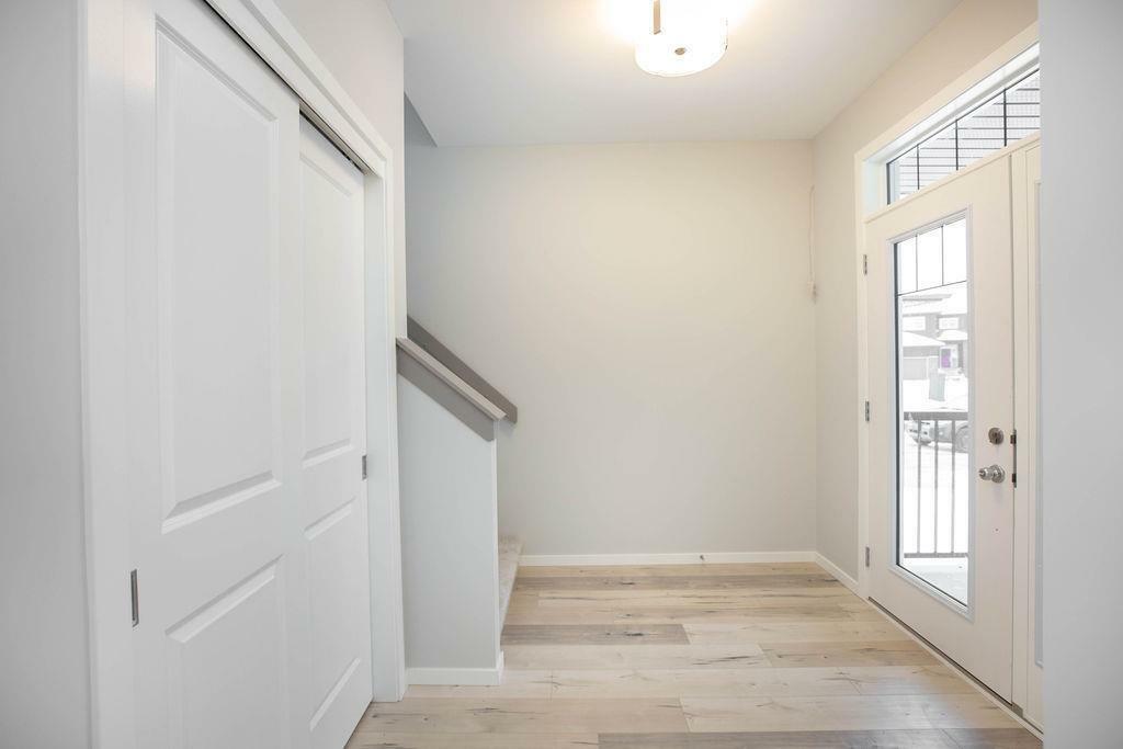 Property Photo:  70 Gottfried Point  MB R2C 5V3 