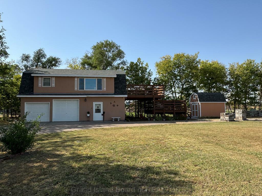 Property Photo:  805-806 Cottonwood  NE 68883 