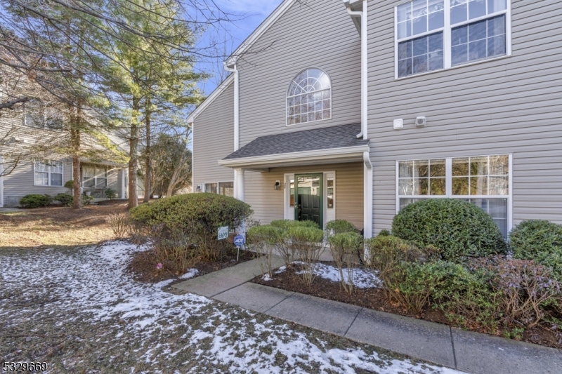 Property Photo:  28 Heatherwood Lane  NJ 07921 