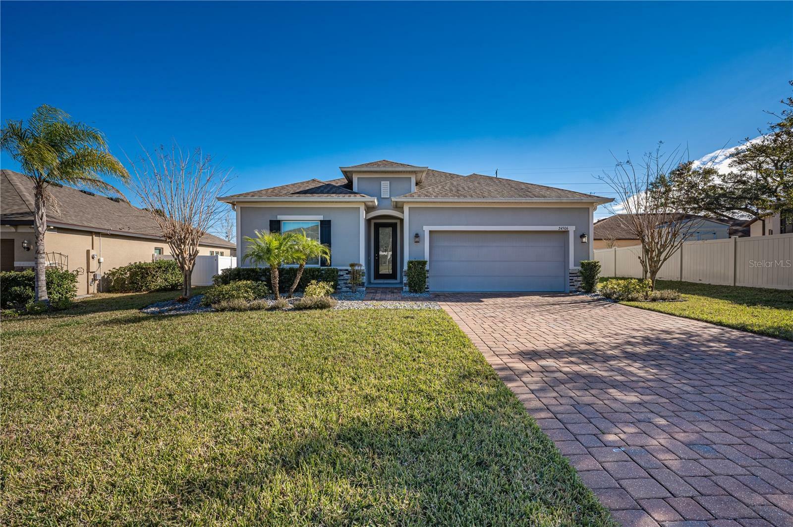 Property Photo: 24506 Woodhill Court FL 32776