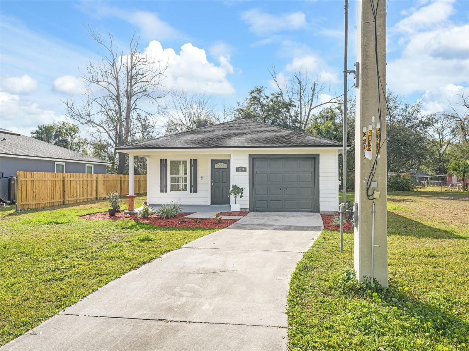 Property Photo:  2830 E Wickwire Street 2  FL 32254 