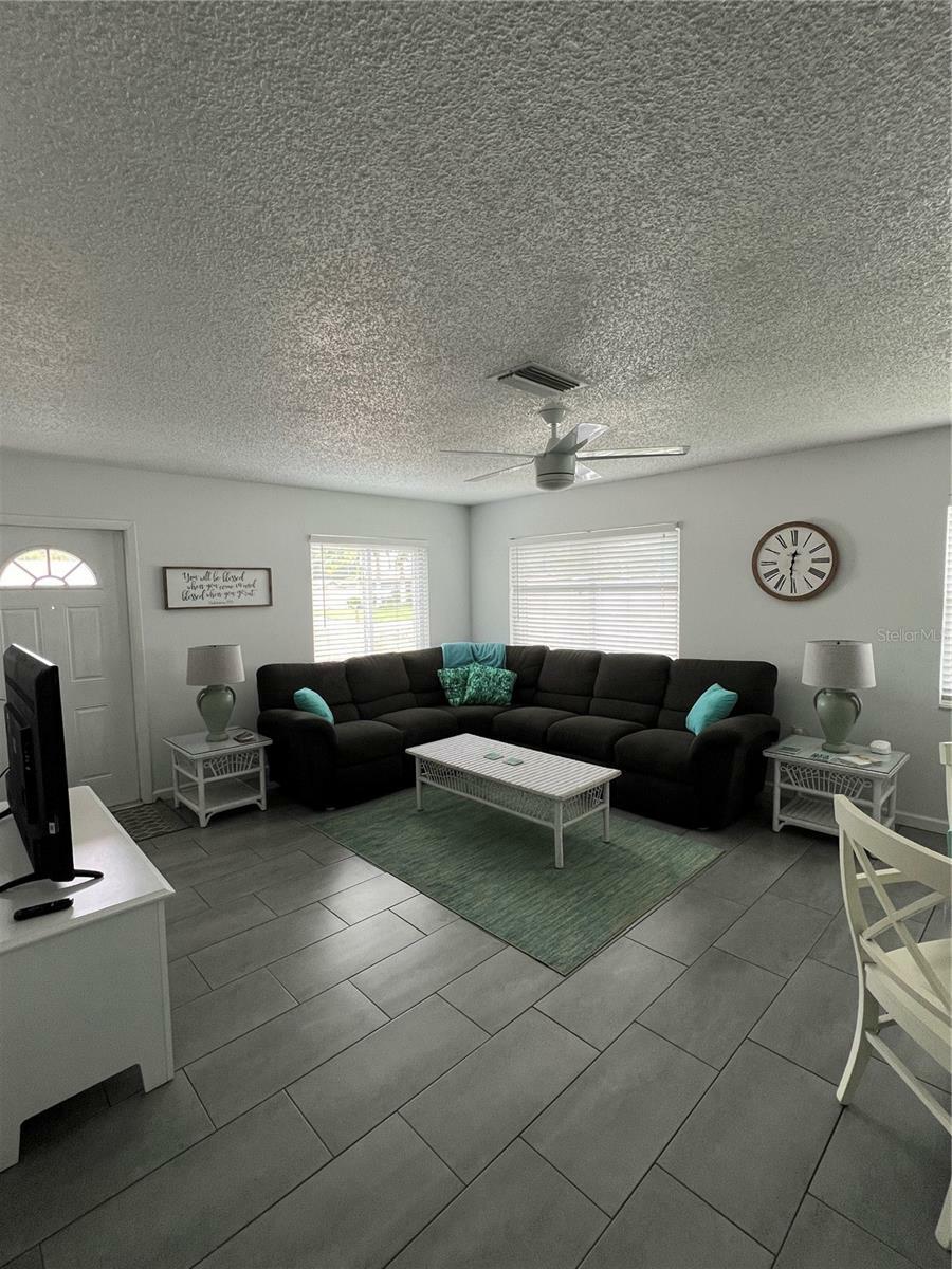 Property Photo: 935 Rhodes Avenue FL 34237