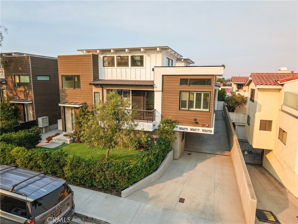 Property Photo: 1825 11th Street CA 90266