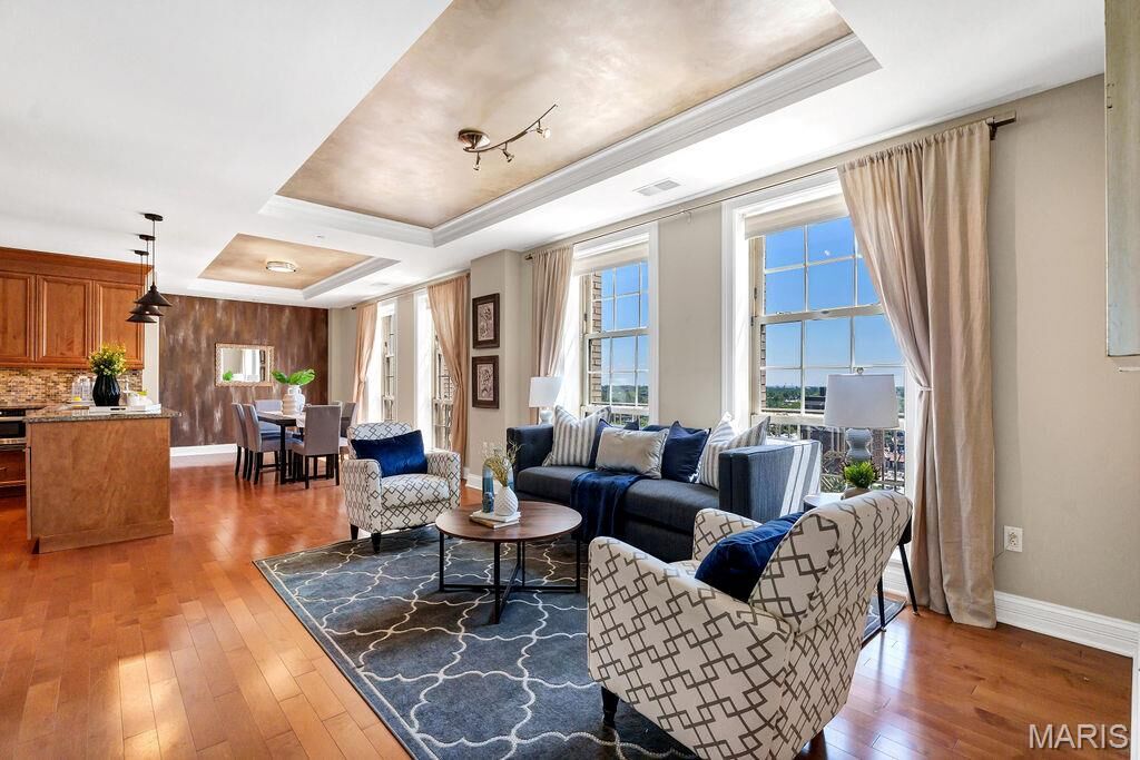 Property Photo: 232 N Kingshighway Boulevard 1201 MO 63108