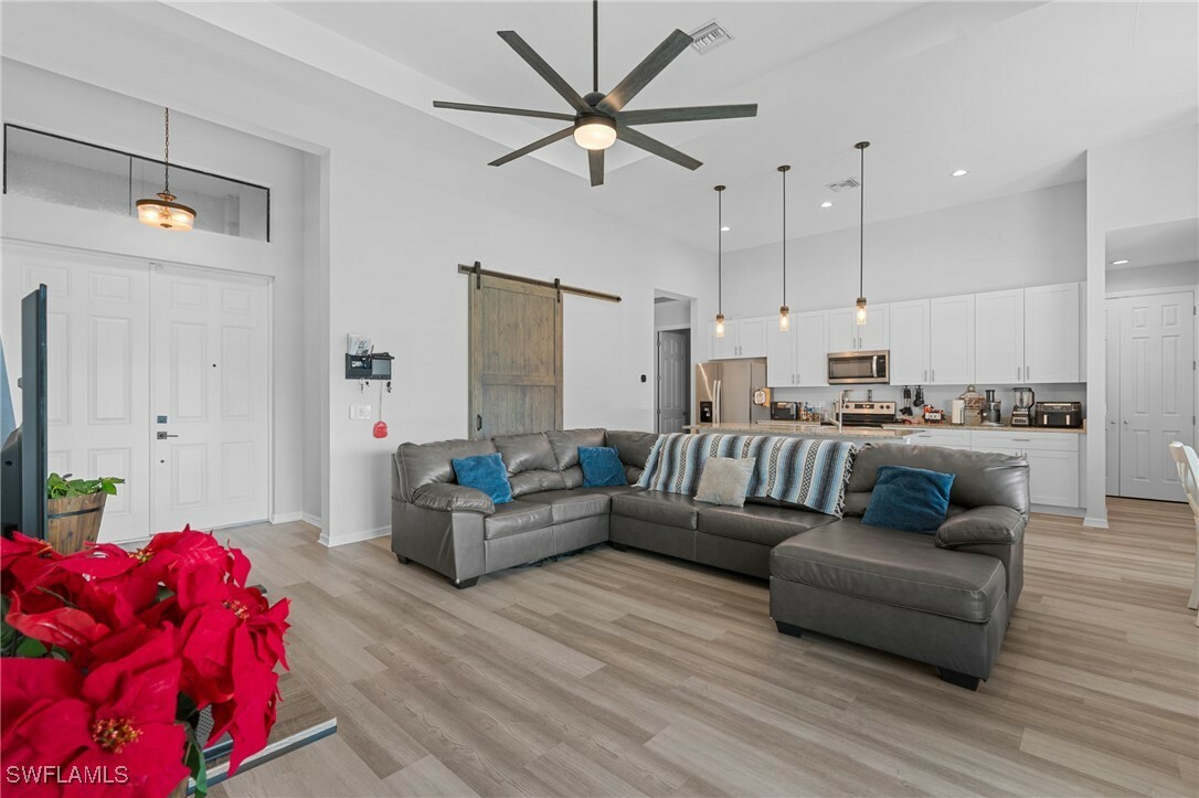 Property Photo: 2511 34th Street SW FL 33976