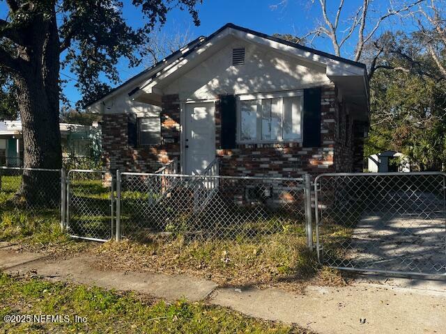 Property Photo:  1587 W 19th Street  FL 32209 