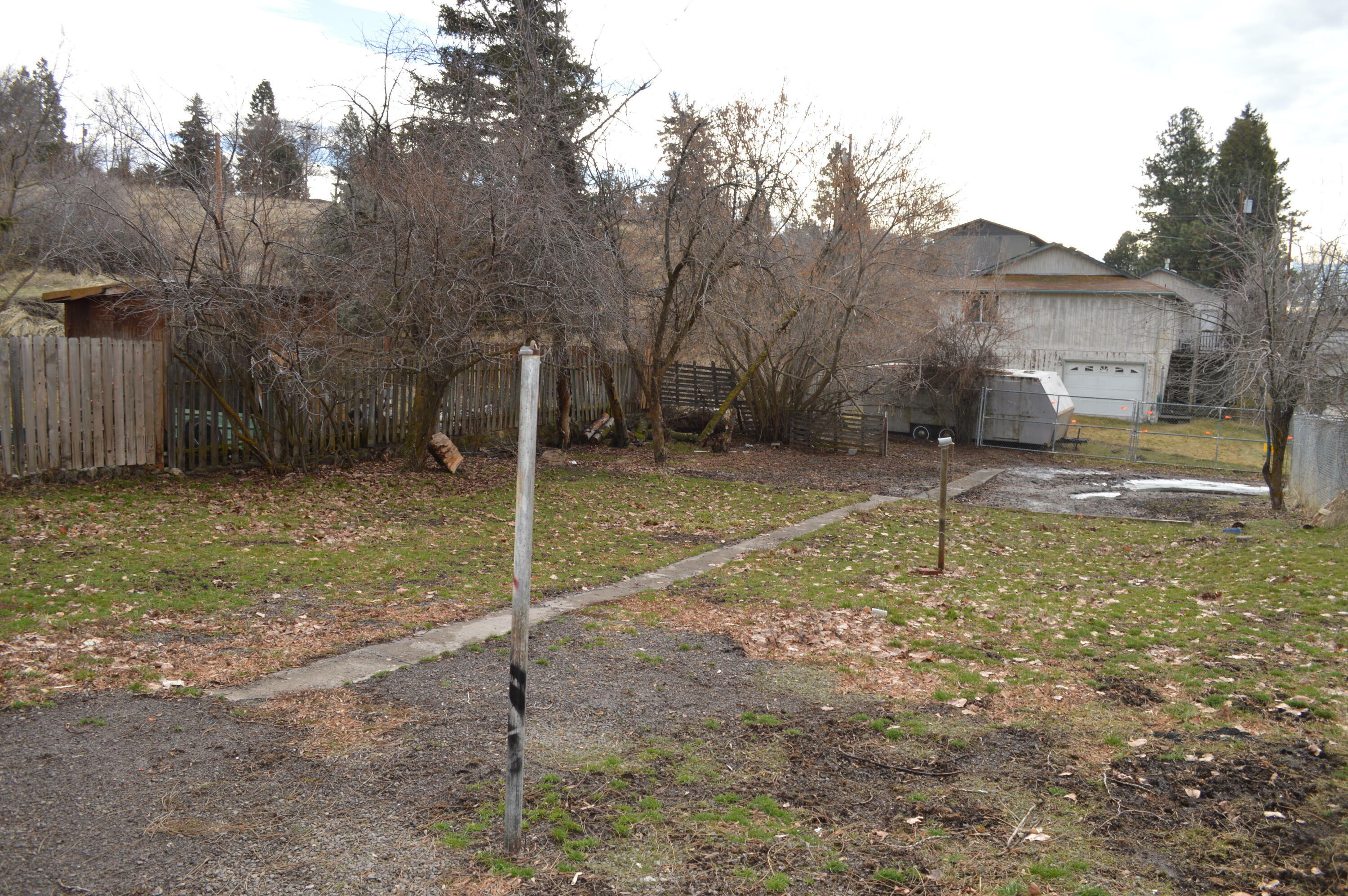 Property Photo:  2210 Oregon Avenue  OR 97601 